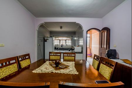 Casa à venda com 220m², 3 quartos e 2 vagas Casa à venda com 220m², 3 quartos e 2 vagasCopa