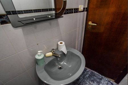 Casa à venda com 220m², 3 quartos e 2 vagas Casa à venda com 220m², 3 quartos e 2 vagasLavabo