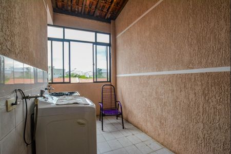 Casa à venda com 220m², 3 quartos e 2 vagas Casa à venda com 220m², 3 quartos e 2 vagasÁrea de Serviço