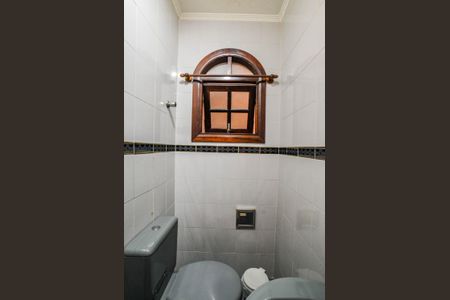 Casa à venda com 220m², 3 quartos e 2 vagas Casa à venda com 220m², 3 quartos e 2 vagasLavabo