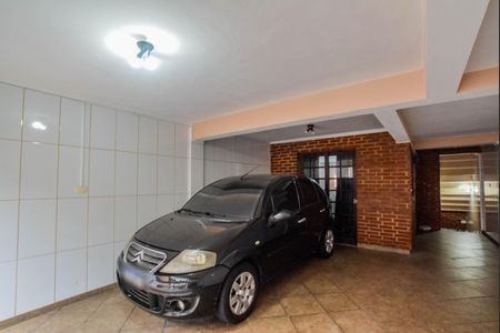 Casa à venda com 220m², 3 quartos e 2 vagas Casa à venda com 220m², 3 quartos e 2 vagasGaragem