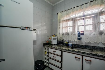 Casa à venda com 220m², 3 quartos e 2 vagas Casa à venda com 220m², 3 quartos e 2 vagasCozinha