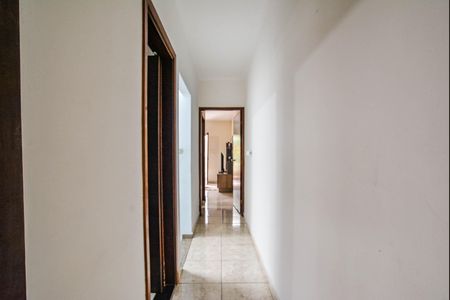 Casa à venda com 220m², 3 quartos e 2 vagas Casa à venda com 220m², 3 quartos e 2 vagasCorredor