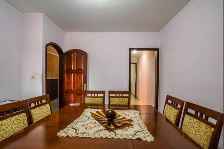 Casa à venda com 220m², 3 quartos e 2 vagas Casa à venda com 220m², 3 quartos e 2 vagasCopa