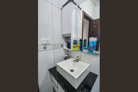 Casa à venda com 220m², 3 quartos e 2 vagas Casa à venda com 220m², 3 quartos e 2 vagasBanheiro