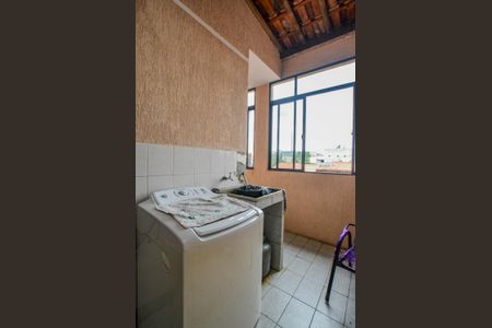 Casa à venda com 220m², 3 quartos e 2 vagas Casa à venda com 220m², 3 quartos e 2 vagasÁrea de Serviço