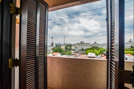 Casa à venda com 220m², 3 quartos e 2 vagas Casa à venda com 220m², 3 quartos e 2 vagasQuarto 2