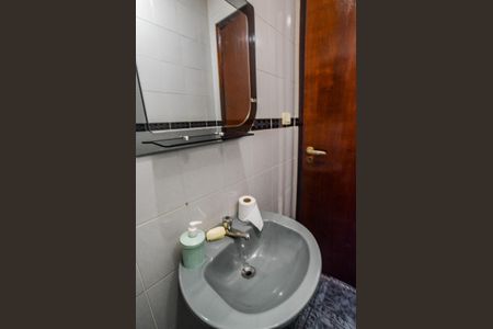 Casa à venda com 220m², 3 quartos e 2 vagas Casa à venda com 220m², 3 quartos e 2 vagasLavabo