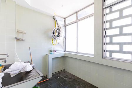 Apartamento à venda com 239m², 3 quartos e 1 vagaÁrea de Serviço