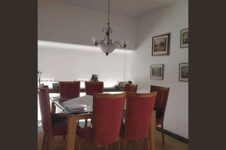 Casa à venda com 4 quartos, 287m² em Vila Carrão, São Paulo