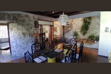 Casa à venda com 5 quartos, 852m² em Vila Regente Feijó, São Paulo