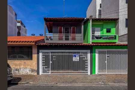 Casa para alugar com 135m², 3 quartos e 2 vagas Casa para alugar com 135m², 3 quartos e 2 vagasFachada