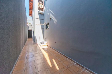 Casa para alugar com 135m², 3 quartos e 2 vagas Casa para alugar com 135m², 3 quartos e 2 vagasCorredor Externo
