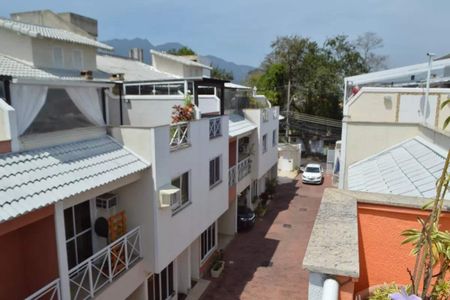 Casa à venda com 180m², 4 quartos e 1 vaga