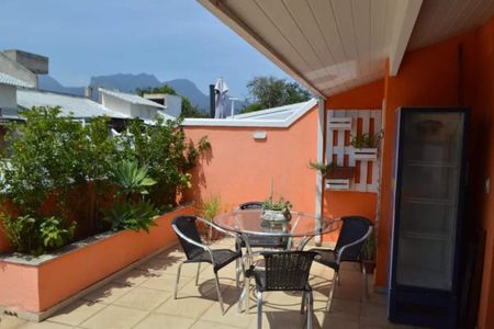 Casa à venda com 180m², 4 quartos e 1 vaga