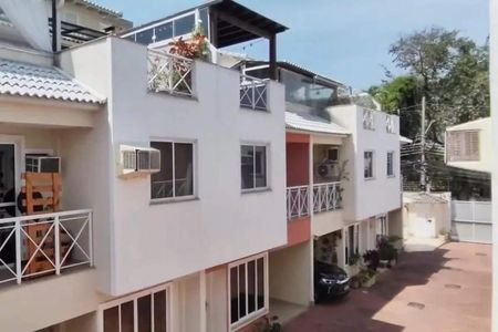 Casa à venda com 180m², 4 quartos e 1 vaga