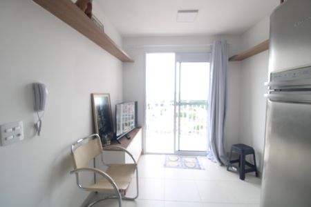 Sala de apartamento para alugar com 2 quartos, 35m² em Jardim Itacolomi, São Paulo