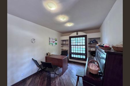 Casa à venda com 360m², 4 quartos e 3 vagasSala