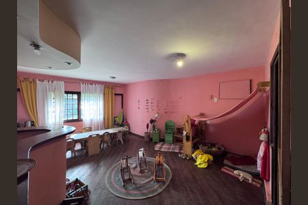 Casa à venda com 360m², 4 quartos e 3 vagasSala