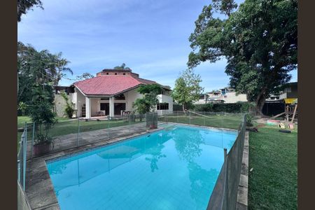 Casa à venda com 360m², 4 quartos e 3 vagasÁrea externa