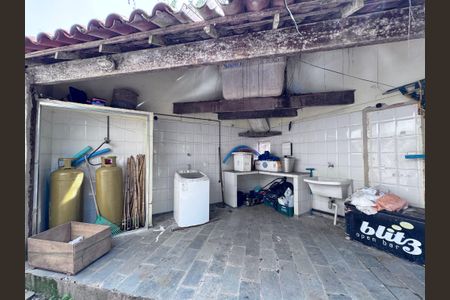 Casa à venda com 360m², 4 quartos e 3 vagasÁrea de serviço 