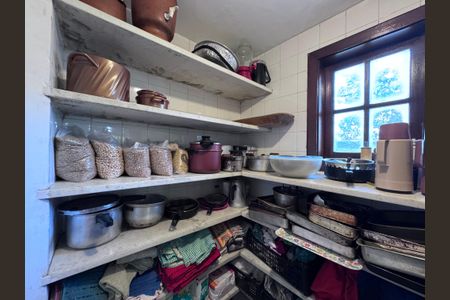 Casa à venda com 360m², 4 quartos e 3 vagasDespensa