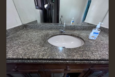 Casa à venda com 360m², 4 quartos e 3 vagasLavabo