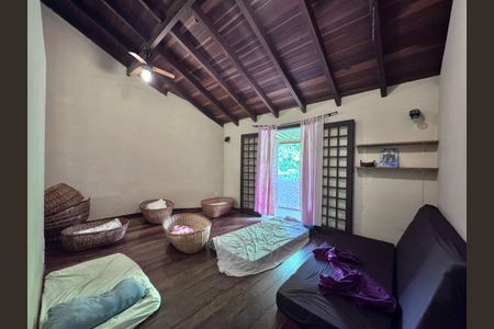 Casa à venda com 360m², 4 quartos e 3 vagasSuíte