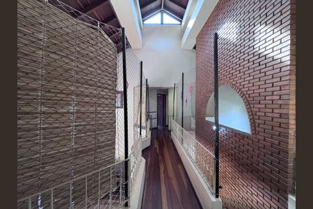 Casa à venda com 360m², 4 quartos e 3 vagasCorredor