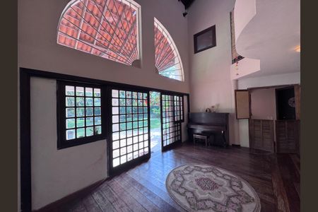 Casa à venda com 360m², 4 quartos e 3 vagasSala