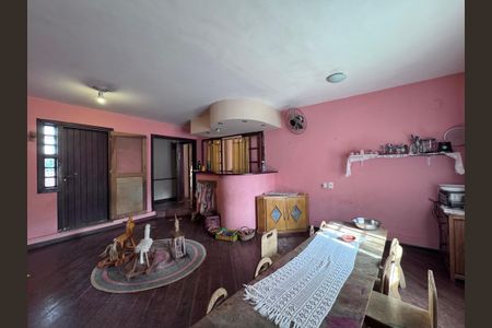 Casa à venda com 360m², 4 quartos e 3 vagasSala