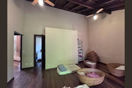 Casa à venda com 360m², 4 quartos e 3 vagasSuíte