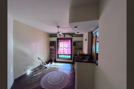 Casa à venda com 360m², 4 quartos e 3 vagasSala