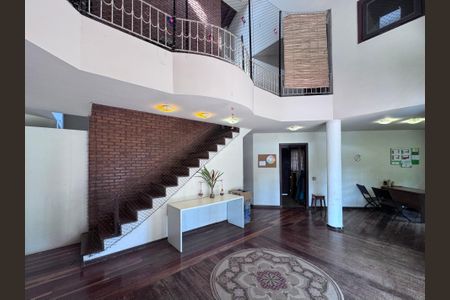 Casa à venda com 360m², 4 quartos e 3 vagasSala
