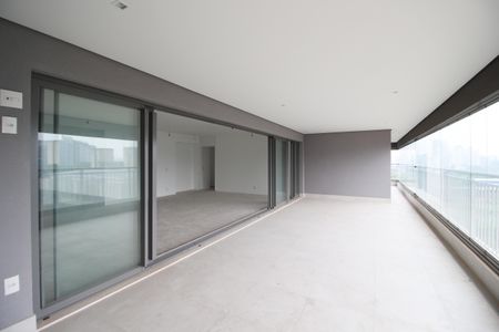 Apartamento à venda com 244m², 3 quartos e 3 vagasVaranda da Sala