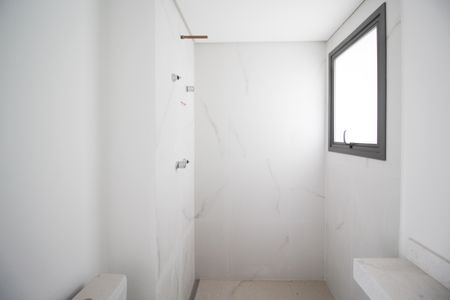 Apartamento à venda com 244m², 3 quartos e 3 vagasBanheiro da Suíte 2