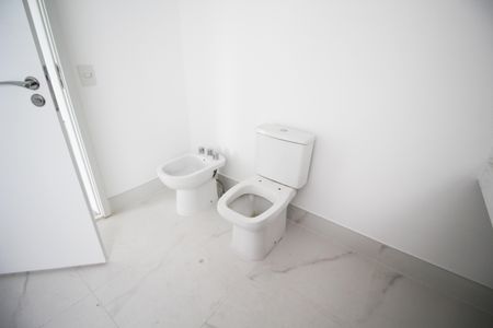 Apartamento à venda com 244m², 3 quartos e 3 vagasBanheiro da Suíte 1