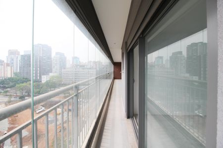 Apartamento à venda com 244m², 3 quartos e 3 vagasVaranda da Suíte 1