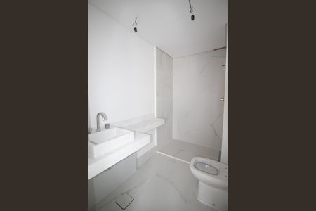 Apartamento à venda com 244m², 3 quartos e 3 vagasBanheiro da Suíte 3