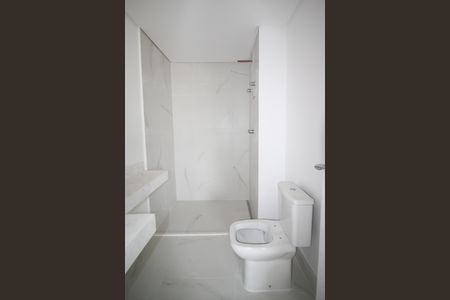 Apartamento à venda com 244m², 3 quartos e 3 vagasBanheiro da Suíte 3