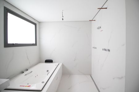 Apartamento à venda com 244m², 3 quartos e 3 vagasBanheiro da Suíte 1