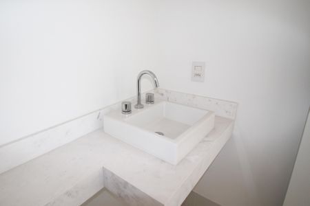 Apartamento à venda com 244m², 3 quartos e 3 vagasBanheiro da Suíte 2