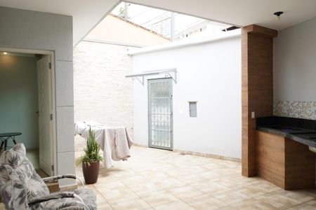 Casa para alugar com 200m², 3 quartos e 3 vagasQuintal