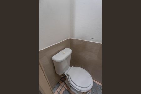 Casa à venda com 150m², 2 quartos e 2 vagas Casa à venda com 150m², 2 quartos e 2 vagasBanheiro da Garagem