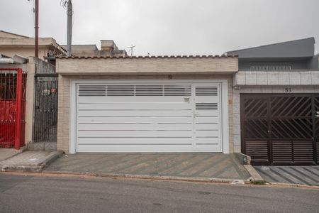 Casa à venda com 150m², 2 quartos e 2 vagas Casa à venda com 150m², 2 quartos e 2 vagasFachada