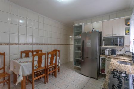 Casa à venda com 150m², 2 quartos e 2 vagas Casa à venda com 150m², 2 quartos e 2 vagasCozinha
