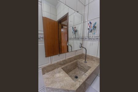 Casa à venda com 150m², 2 quartos e 2 vagas Casa à venda com 150m², 2 quartos e 2 vagasBanheiro