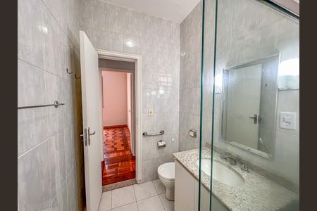 Apartamento à venda com 82m², 3 quartos e sem vaga Apartamento à venda com 82m², 3 quartos e sem vagaBanheiro Social