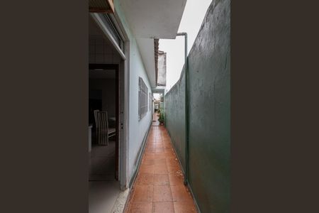 Casa à venda com 150m², 3 quartos e 2 vagasCorredor