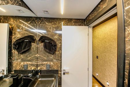 Apartamento à venda com 64m², 2 quartos e 1 vaga Apartamento à venda com 64m², 2 quartos e 1 vagaBanheiro Suíte